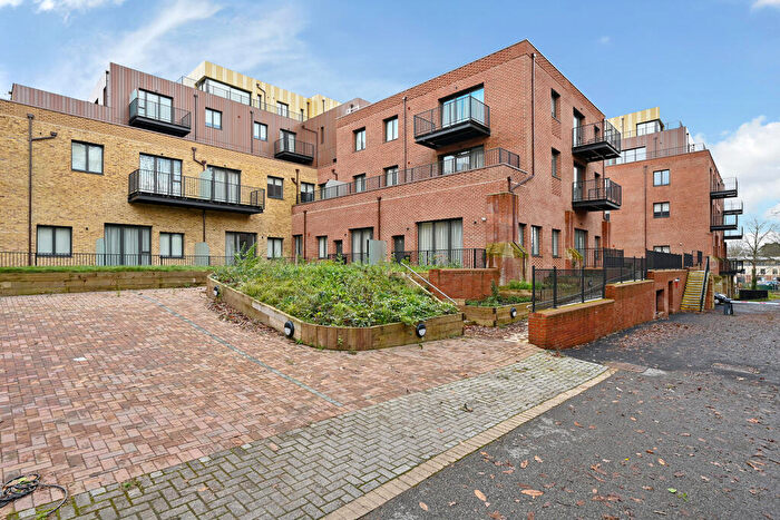 2 Bedroom Apartment To Rent In Farnborough Road, Farnborough, GU14