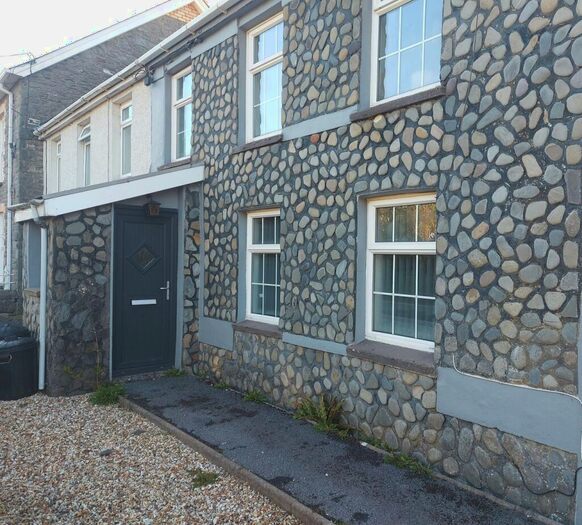 3 Bedroom End Of Terrace House For Sale In Bronwydd Arms, Carmarthen, SA33