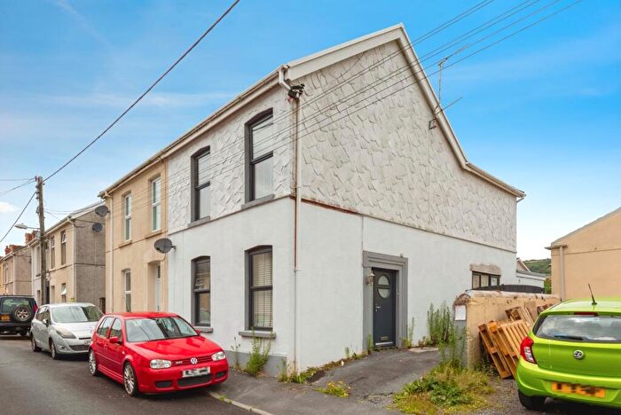 4 Bedroom Semi-Detached House For Sale In Mansel Street, Burry Port, Carmarthenshire, SA16