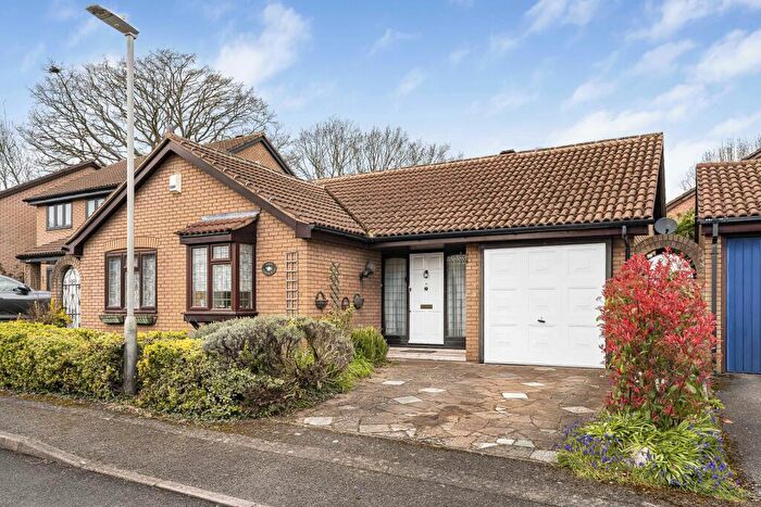 2 Bedroom Detached Bungalow For Sale In Berkley Close, St Albans, AL4