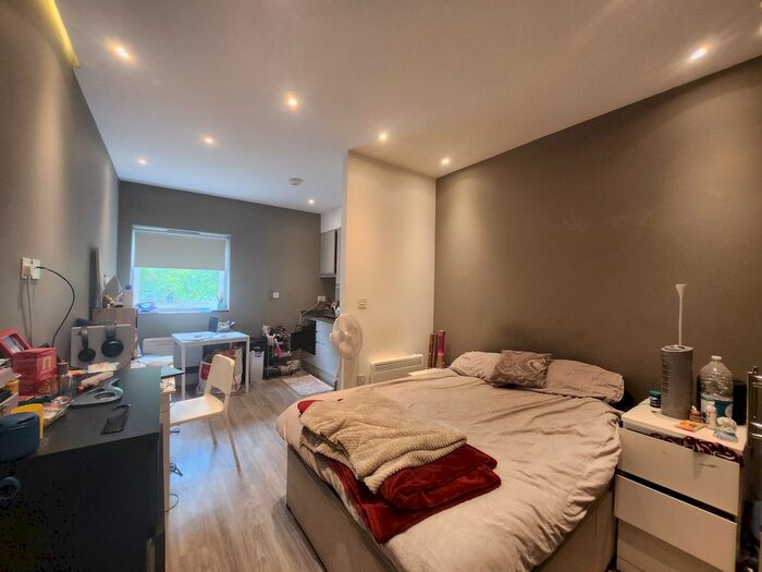 Studio To Rent In Colindale Avenue, London, NW9