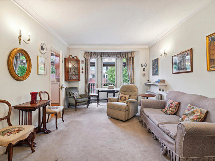 1 Bedroom Apartment For Sale In Milmans Street, London, SW10
