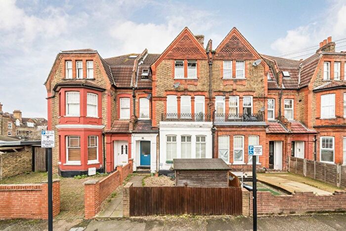2 Bedroom Flat For Sale In Ashlake Road, Streatham, SW16