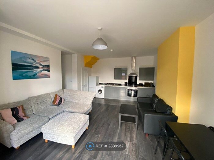 2 Bedroom Flat To Rent In Sherwood Rise, Nottingham, NG7