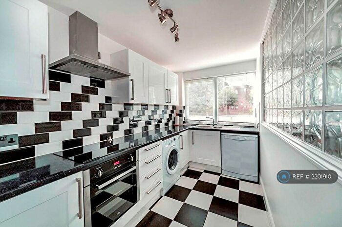 2 Bedroom Flat To Rent In Selworthy Close, London, E11