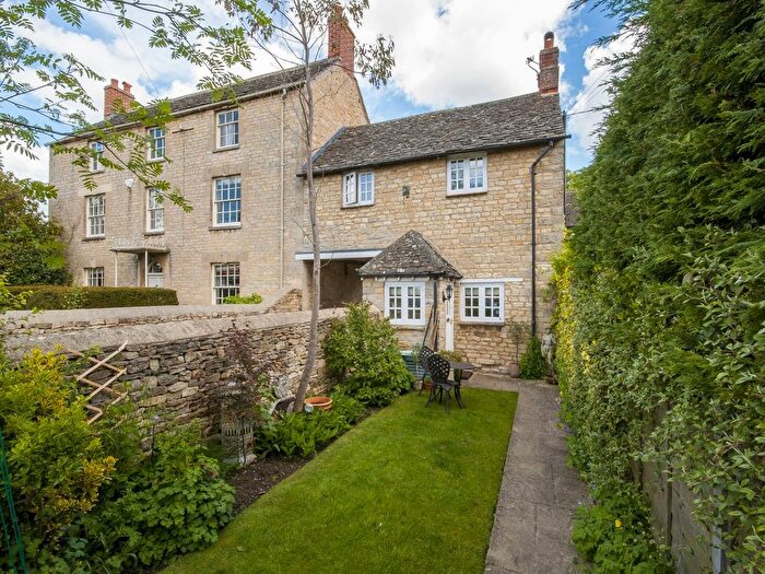 2 Bedroom Cottage To Rent In Castle Road, Wootton, OX20
