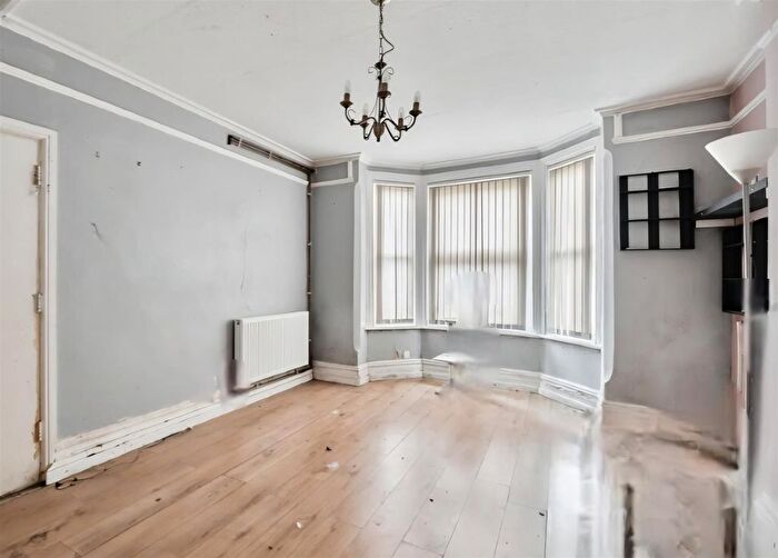 2 Bedroom Flat To Rent In Burford Road, Evesham, WR11