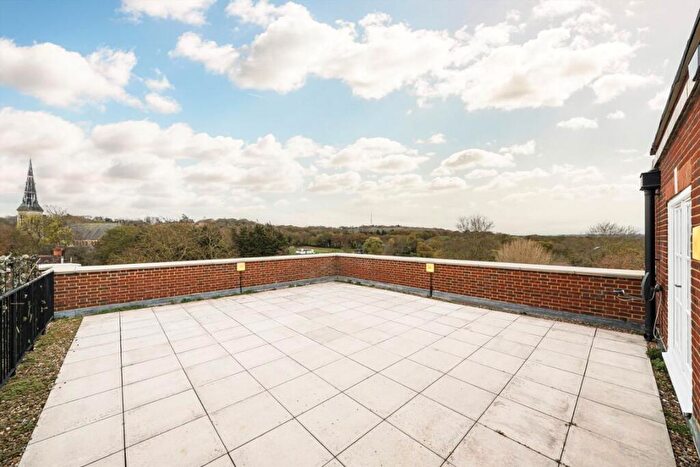 2 Bedroom Flat For Sale In Lordship Lane, East Dulwich, SE22