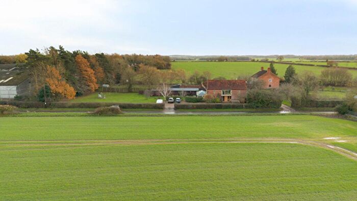 4 Bedroom Detached House For Sale In Detached Barn With Field Views In Beeston, PE32