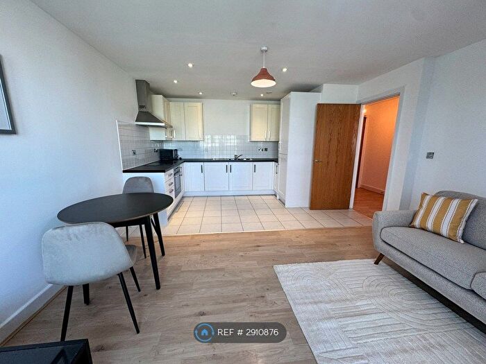 1 Bedroom Flat To Rent In Apollo Court, London, E15