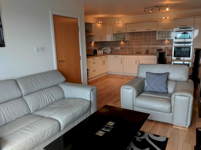 2 Bedroom Flat To Rent In Rubislaw Square, Aberdeen, AB15