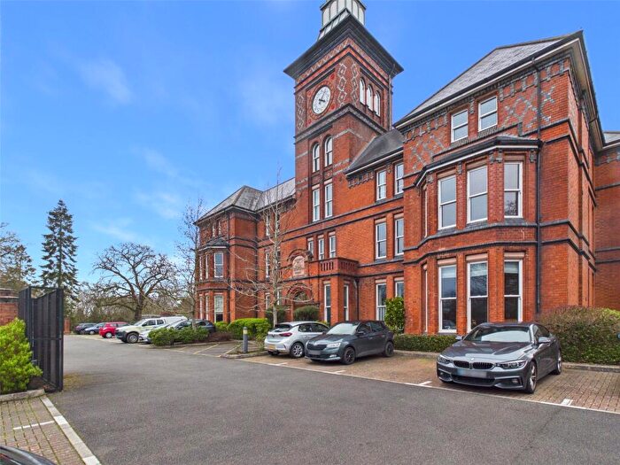 2 Bedroom Apartment For Sale In Huckley Field, Abbeymead, Gloucester, Gloucestershire, GL4