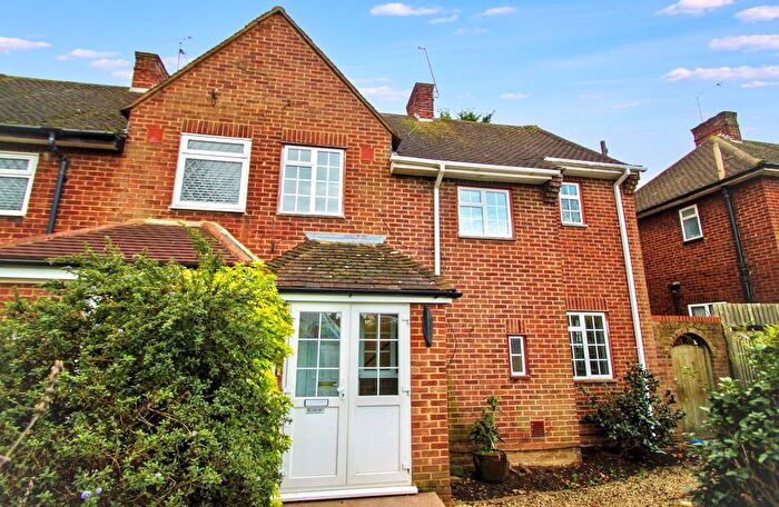 3 Bedroom Semi Detached House For Sale In Fyfield Road, Woodford Green, IG8