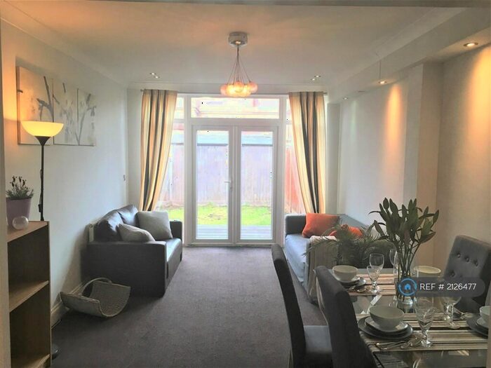 2 Bedroom Flat To Rent In Cheviot Gardens, London, NW2