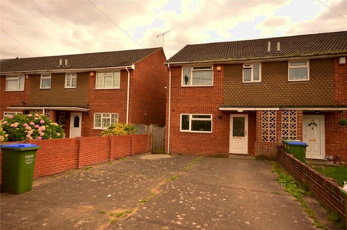 3 Bedroom Detached House To Rent In Rushdene, London, SE2