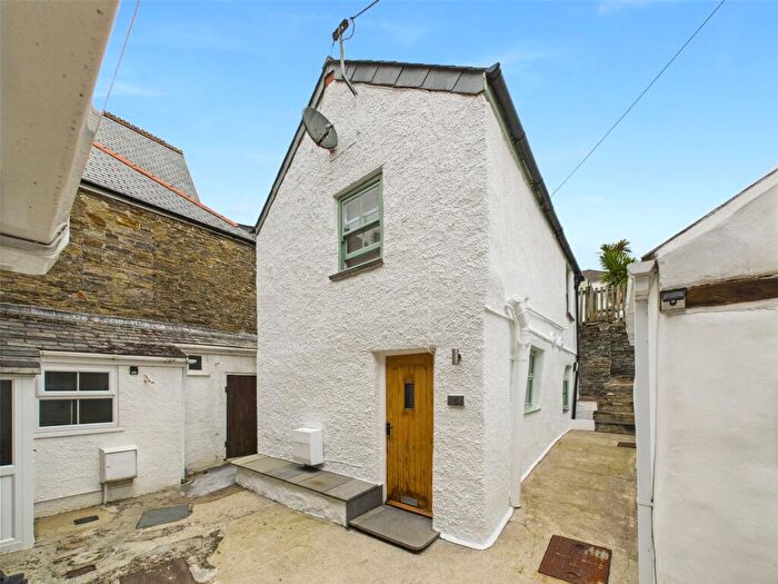 2 Bedroom Detached House For Sale In Egloshayle Road, Wadebridge, Cornwall, PL27