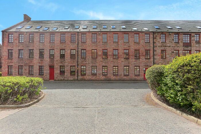 2 Bedroom Flat To Rent In Weavers Way, Tillicoultry, Clackmannanshire, FK13