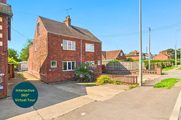 3 Bedroom Semi-Detached House For Sale In Sluice Road, South Ferriby, North Lincolnshire, DN18