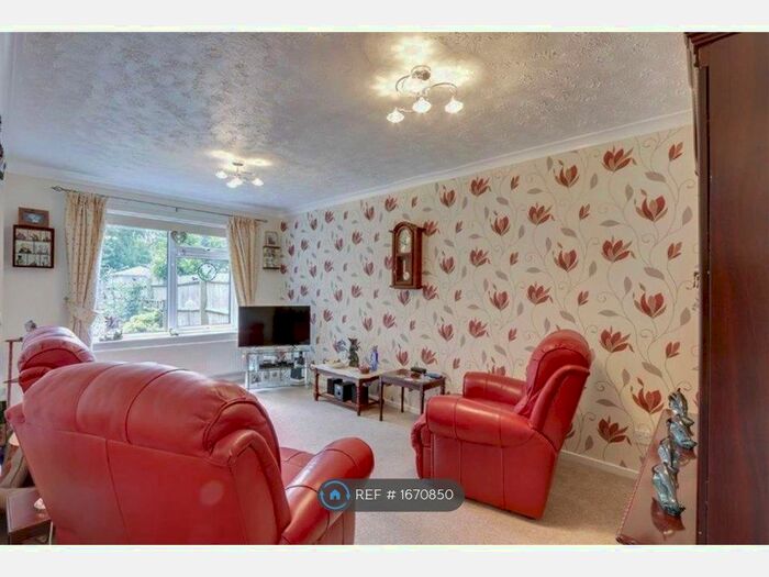 3 Bedroom Semi-Detached House To Rent In Brindlebrook, Milton Keynes, MK8