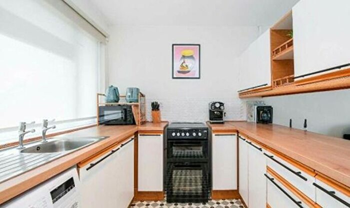 1 Bedroom Flat To Rent In High Road, London, E18