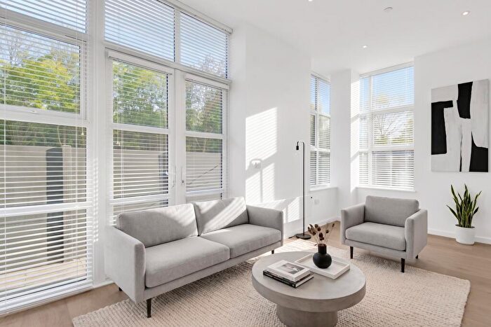 1 Bedroom Flat To Rent In **Limited Offer: £. Rent Contribution - Private Patio - Sunrise Parkway, Milton Keynes, MK14