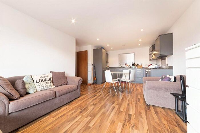 2 Bedroom Flat For Sale In Kings Quarter Apartments, London, N1