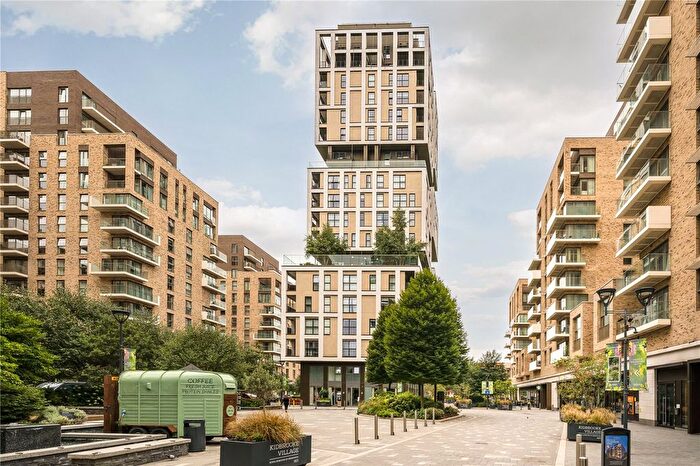 2 Bedroom Flat To Rent In Pegler Square, Kidbrooke Village, London, SE3