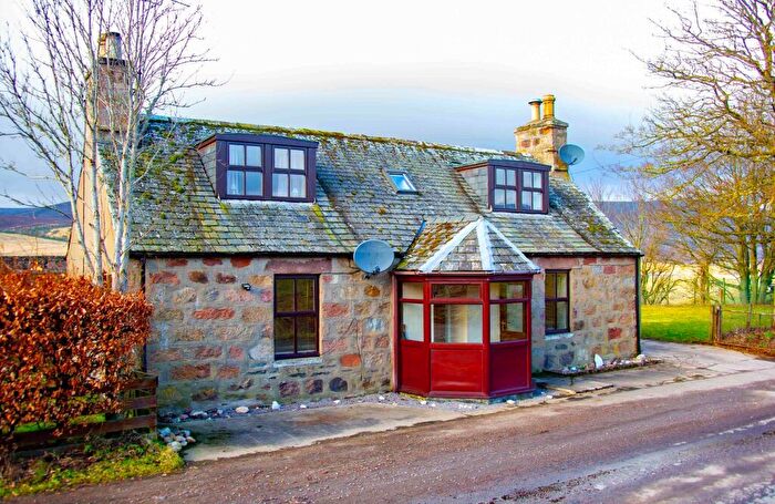 4 Bedroom Detached House To Rent In Tomachar Farmhouse, AB55