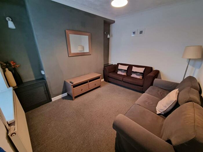 4 Bedroom Terraced House To Rent In Meadow Street, Treforest, CF37