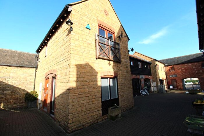 1 Bedroom Apartment For Sale In Fountain Court, MK46