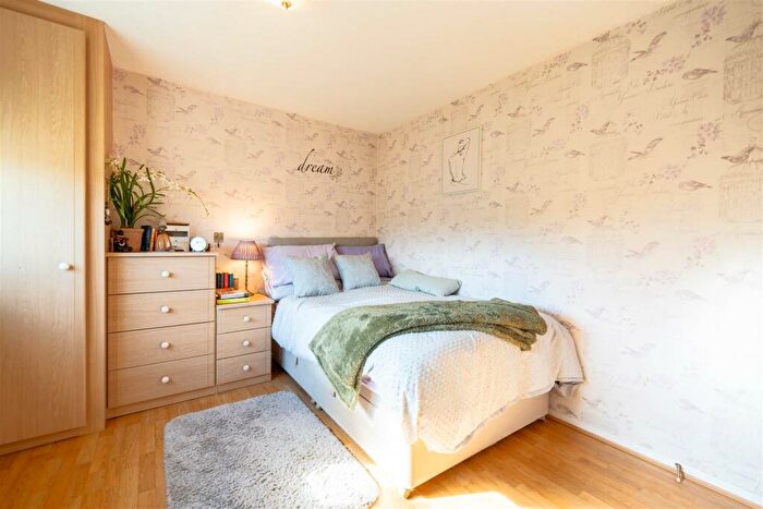 2 Bedroom Bungalow For Sale In Gagiebank, Wellbank, Dundee, DD5