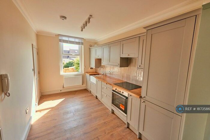 2 Bedroom Flat To Rent In Stuart Place, Bath, BA2