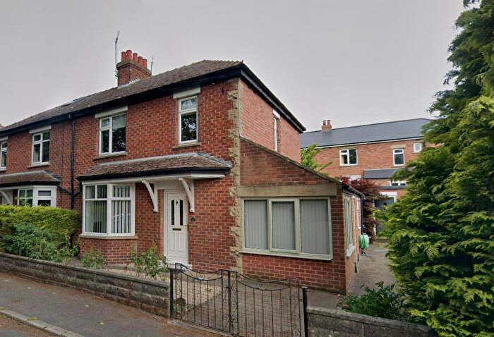 3 Bedroom Semi Detached House For Sale In Lennox Avenue, Richmond, DL10