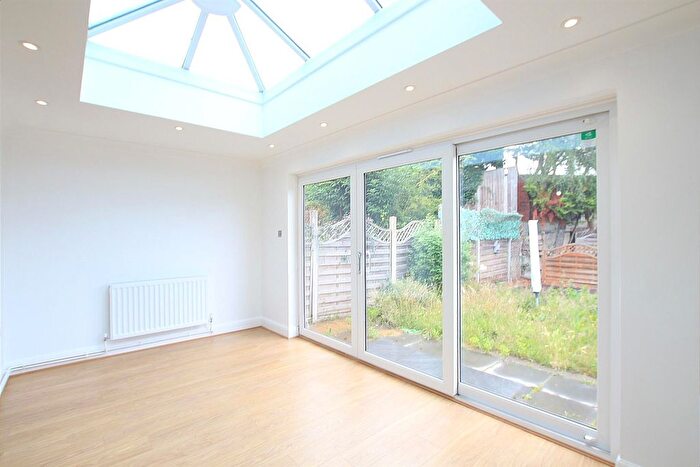 4 Bedroom Terraced House To Rent In Fairlawn Close, Feltham, TW13