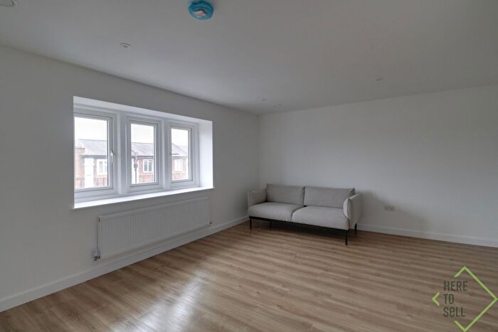 1 Bedroom Flat To Rent In Flat Green Lanes, London, N13