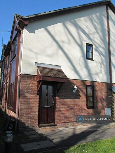 2 Bedroom Terraced House To Rent In Orchard Close, Wokingham, RG40
