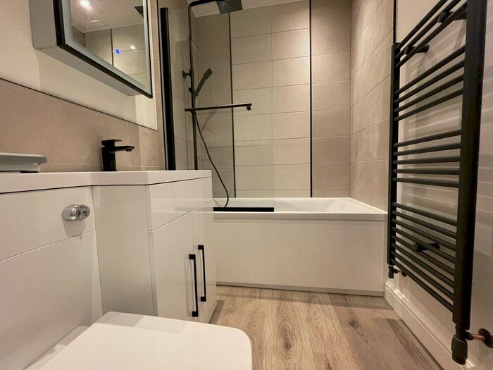 1 Bedroom Flat To Rent In Nevern Square, London, SW5