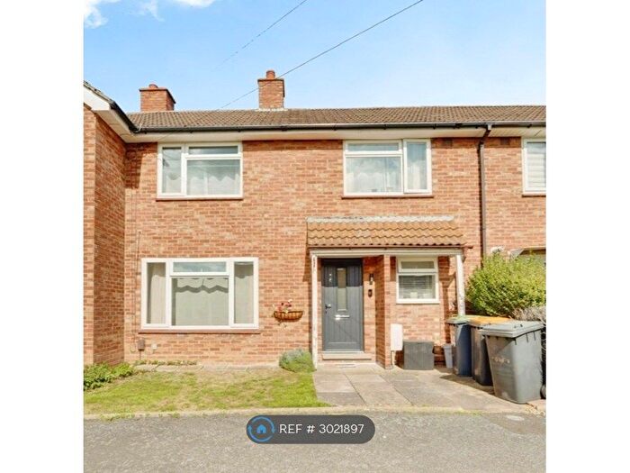 2 Bedroom Terraced House To Rent In The Boundary, Bedford, MK41