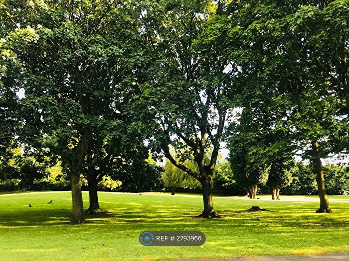 2 Bedroom Flat To Rent In Birmingham, Birmingham, B17