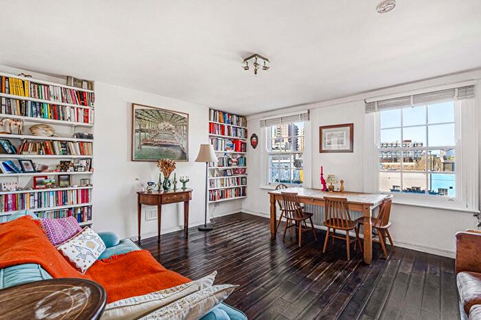 2 Bedroom Maisonette For Sale In Kennington Road, London, SE11