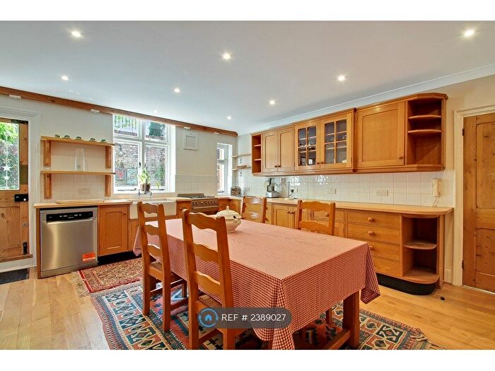 4 Bedroom Maisonette To Rent In The Woodlands, Harrow On The Hill Harrow, HA1