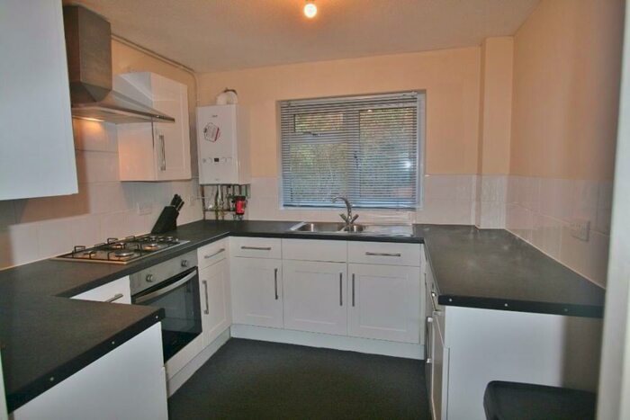 1 Bedroom Maisonette To Rent In Park Gardens, Black Dam, RG21