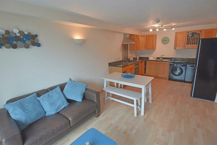 2 Bedroom Apartment To Rent In Raleigh Square, NG7