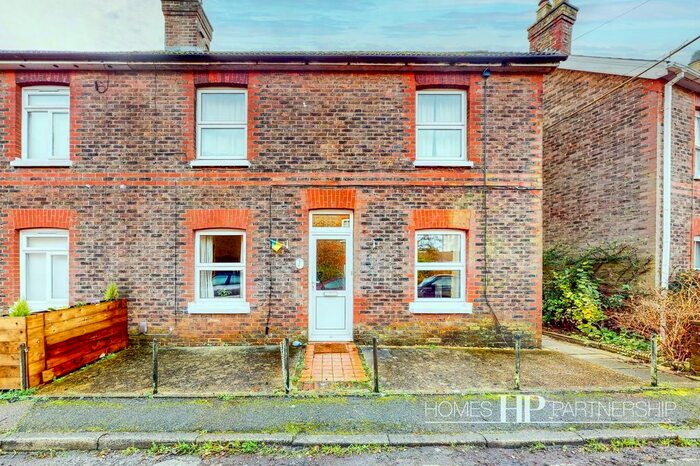 3 Bedroom Semi-Detached House To Rent In St. Peters Road, Crawley, RH11