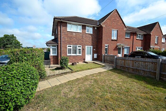 2 Bedroom End Of Terrace House To Rent In Waterloo, BH17