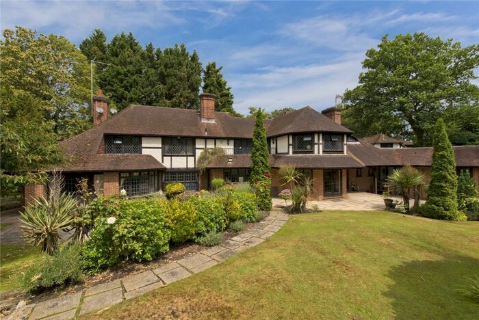 5 Bedroom Detached House To Rent In Silverdale Avenue, Ashley Park, Walton-On-Thames, Surrey, KT12