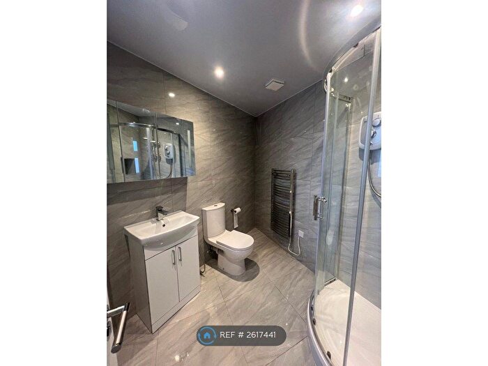 Studio To Rent In Lodge Close, Uxbridge, UB8
