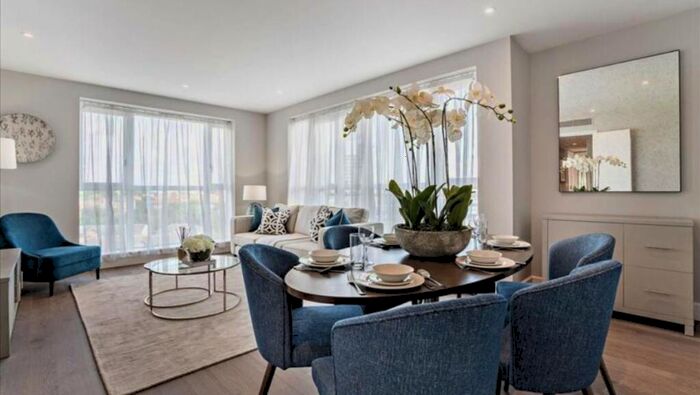 2 Bedroom Apartment To Rent In Westferry Circus, London, E14