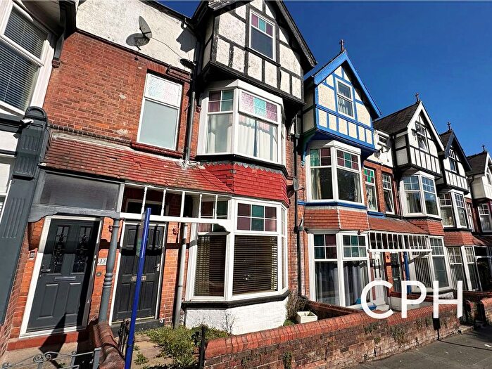 4 Bedroom Terraced House For Sale In Dean Road, Scarborough, YO12