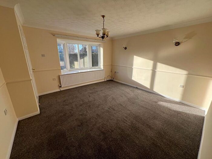 3 Bedroom Semi-Detached House To Rent In Larkspur Croft, Boston, PE21